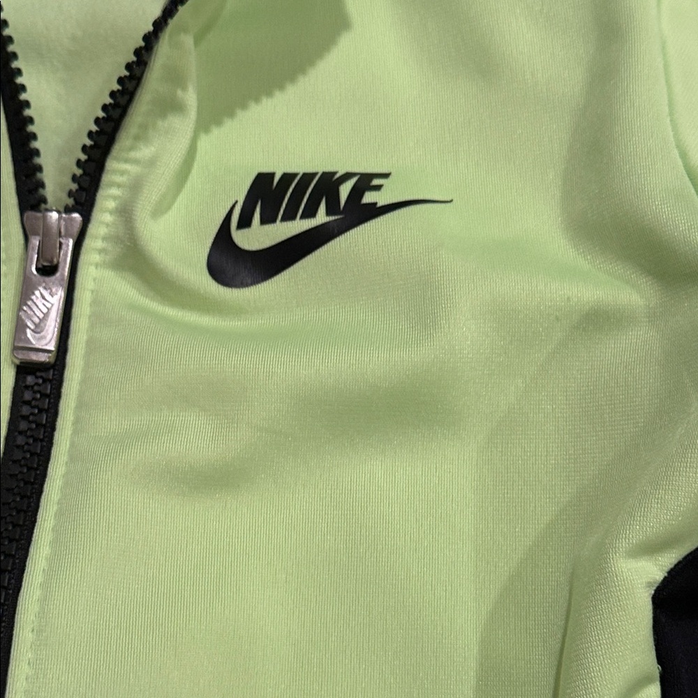Nike Neon Green and Black Athletic Set Tracksuit, kids size 7 - Picture 6 of 7